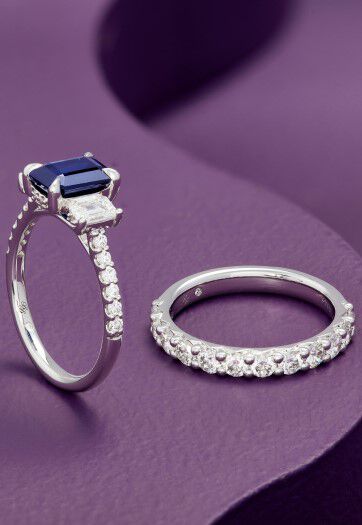 Engagement ring and wedding band set