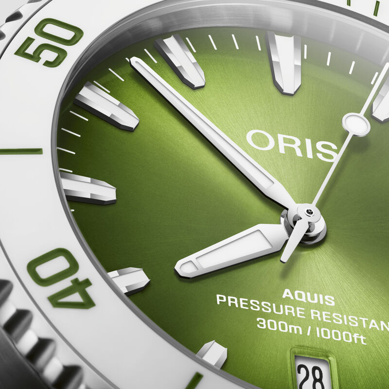 Oris Aquis Date Watch Green Dial, 41.50 mm image number 2