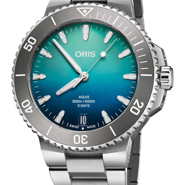Oris Aquis Great Barrier Reef Limited Edition IV Gradient Blue Dial Watch, 43mm
